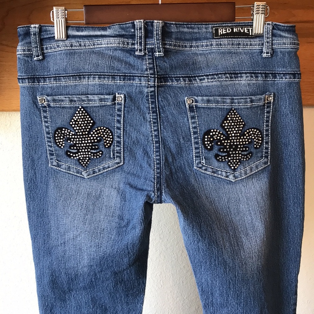 Red Rivet Distressed Cropped Jeans - Picture 5 of 16
